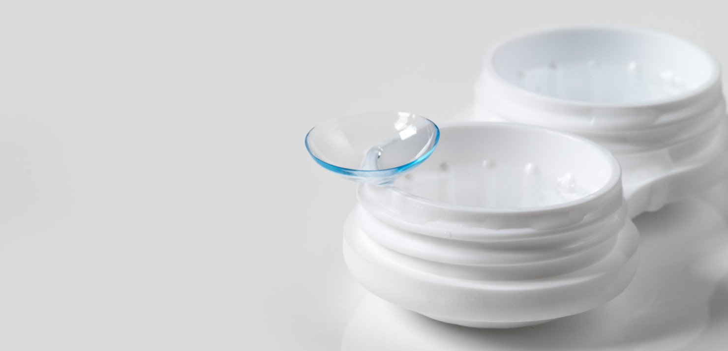 How Do Multifocal and Bifocal Contact Lenses Work? | LensDirect